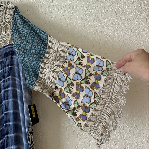 John Mark mixed media tunic. - Picture 3 of 6